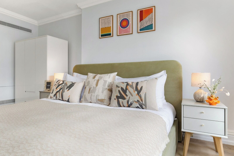 Room 2, BAZ Tower - London, London