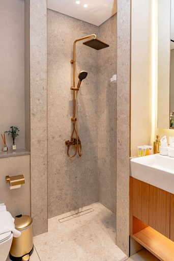 Bathroom shower, Sophisticated Studio Escape in JVC, Dubai
