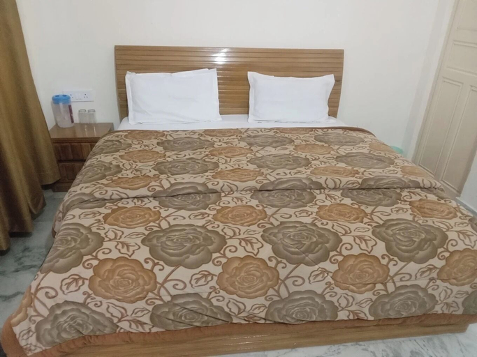 Room 5, Swayambhu Hotel, Rudraprayag
