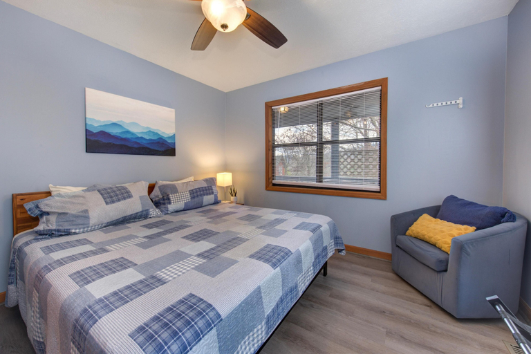 Room 2, Coyote Crossing, Sevier