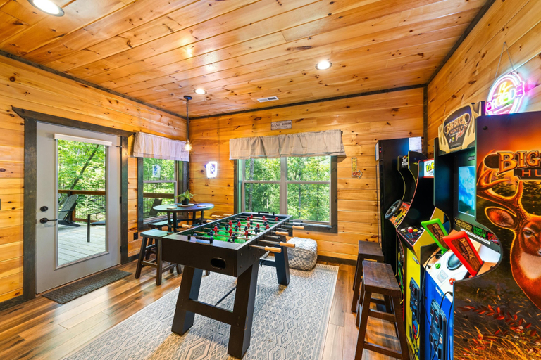 Game room 2, Treetop Tranquility, Sevier