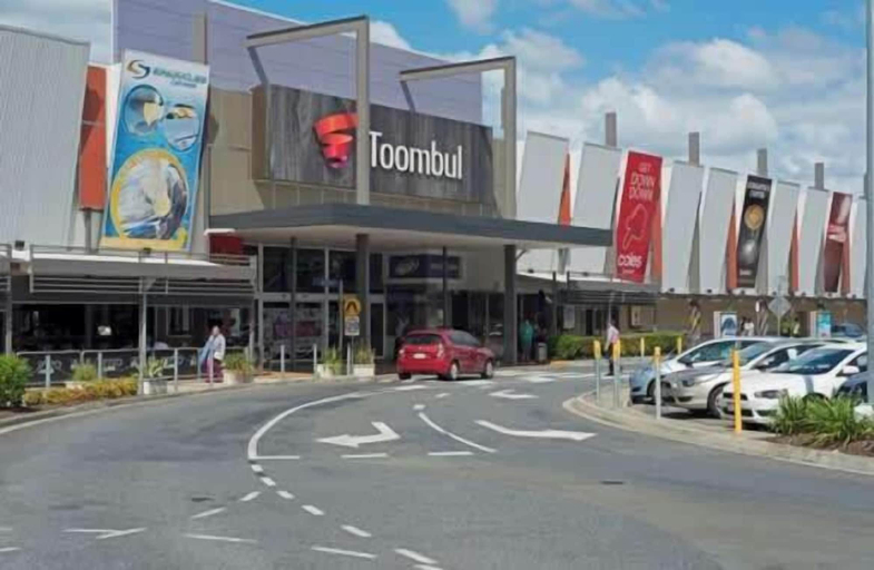 Interior 2, Bright & Breezy ~ 2 Bed/2 Bath /1 Car/ Views!, Wooloowin