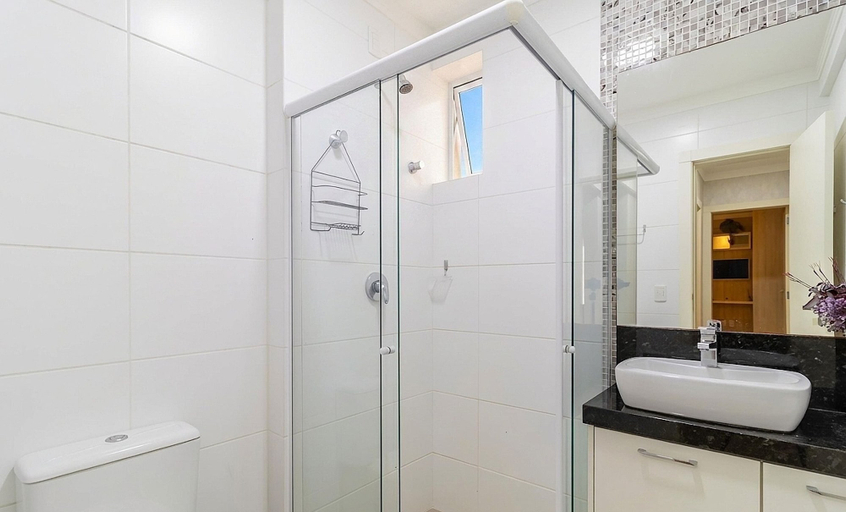 Bathroom 5, Apt Sea View w/ BBQ in Bombinhas Arn0104, Bombinhas