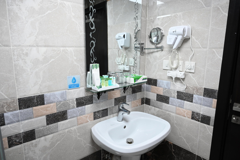 Bathroom 4, Violet Hotel, Yanbu