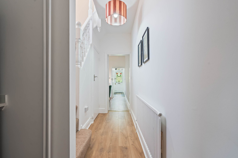 Room 2, Beautiful Large Home in Cradley Heath Sleeps 8, Dudley