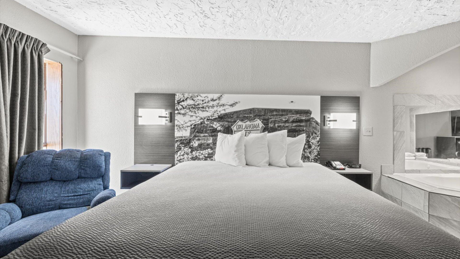 Bedroom 3, Super 8 by Wyndham Norman West OK, Cleveland