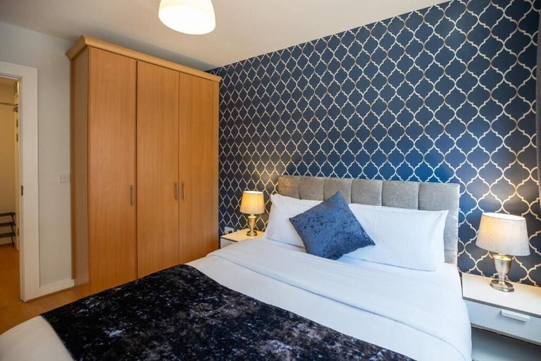 Room 5, Temple Bar Alley Apartments, Dublin