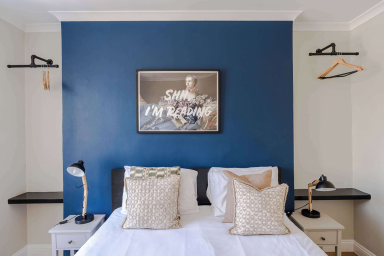 Room 3, Charming Central London Retreat by Frankie Says, London