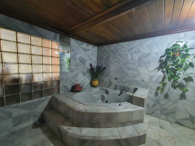 Bathroom 3, Cozzy Villa Swasti Cisarua, Bogor