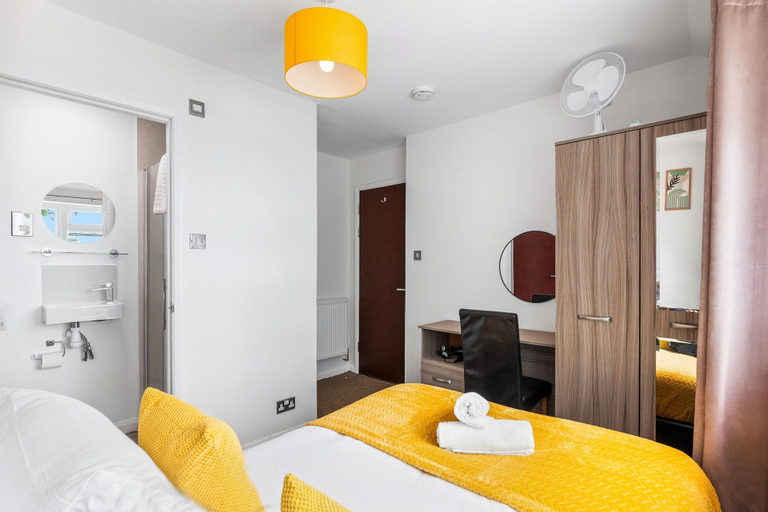 Room 2, Downs Escape By My Getaways, West Sussex