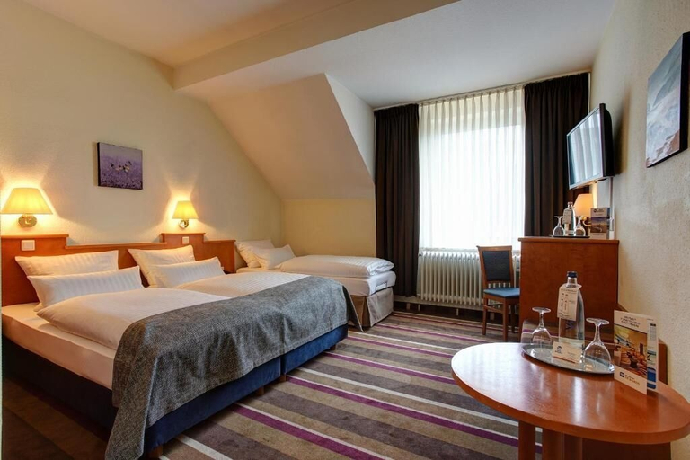 Room 2, Hotel Ambassador, Düsseldorf