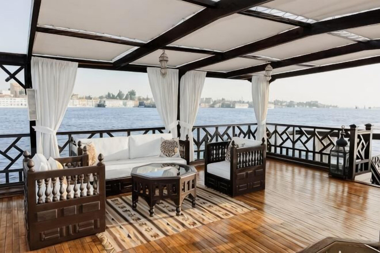Interior 4, Farouz El Nil 3, Luxor