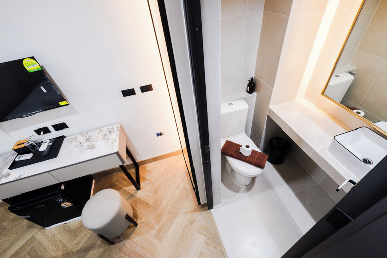 Bathroom 3, RESET at DMK, Don Muang
