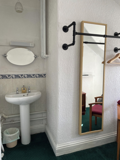 Bathroom 3, Victoria Inn, Cumbria