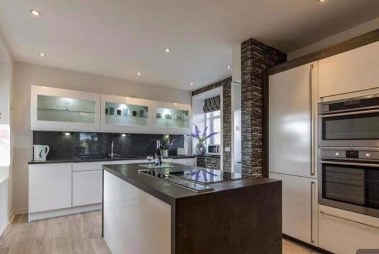 Private kitchen 5, Victorian Schoolhouse Nc500 3 Bed Parking, Highland