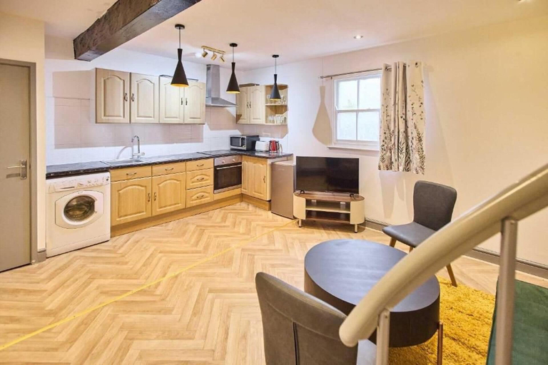Interior, Apartment Sleeps 8 with WiFi, Nottingham