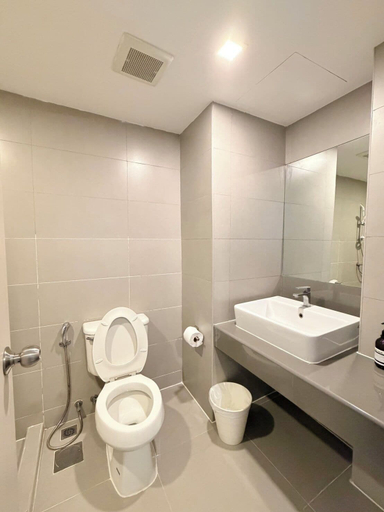 Bathroom 3, LKN Grand Ratchathewi, Pathum Wan