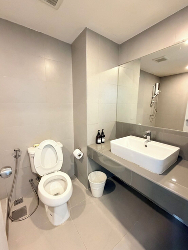 Bathroom 4, LKN Grand Ratchathewi, Pathum Wan
