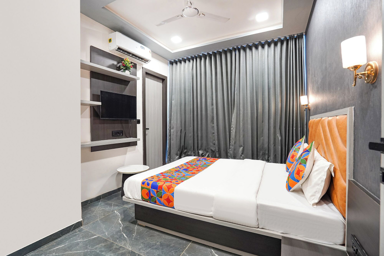 Room 2, Fabhotel Sawariya, Ahmadabad
