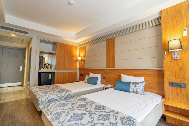 Bedroom 4, May Park Hotel, Konak