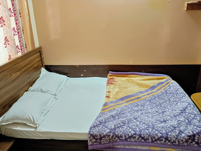 Room 2, Kaveri Deluxe Lodge Chikkaballapura, Chikballapura