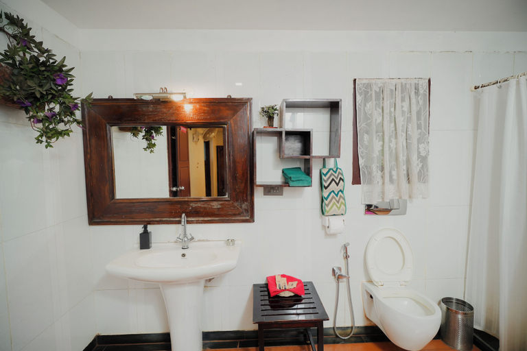 Bathroom 4, Red Earth Kabini, Mysore