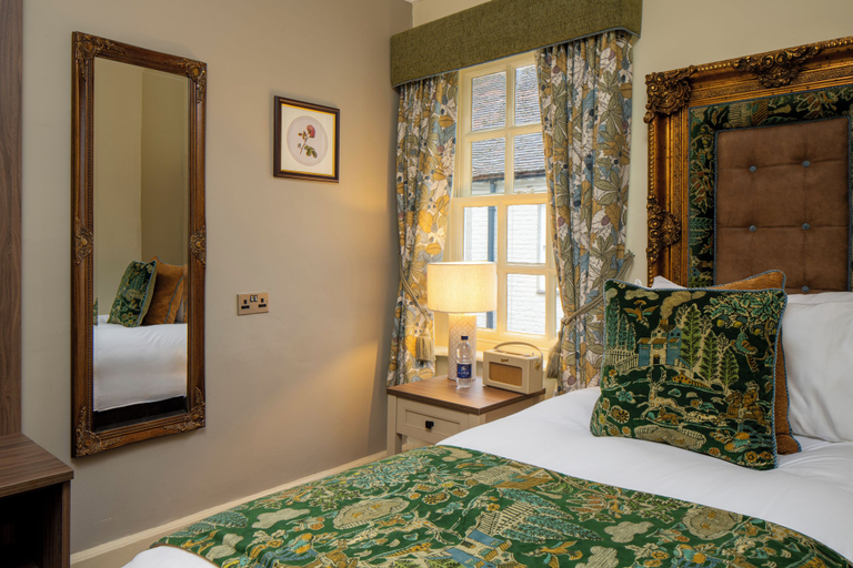 Bedroom 2, Warwick Arms Hotel, Warwickshire