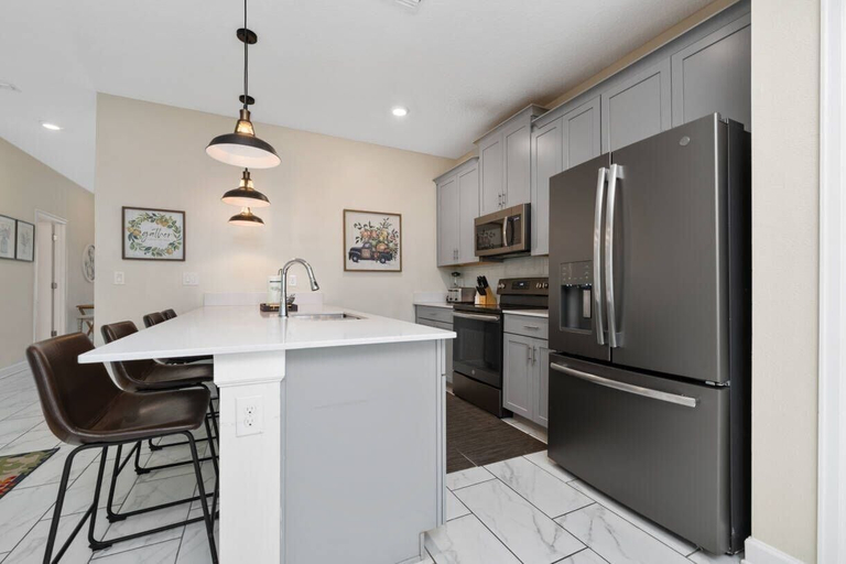 Private kitchen 5, 5BR Championsgate Home With Pool & Water Park, Osceola