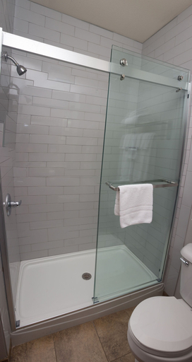 Bathroom 4, Parke Regency Hotel & Conf Ctr, McLean
