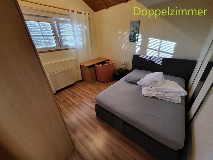 Bedroom 3, Landhotel Schönblick, Calw