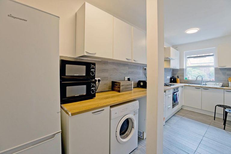 Others 5, Central Apartments by AIA near Tottenham Hotspur, London