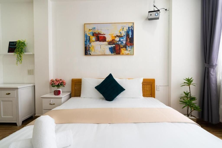 Room 4, The Lee Hotel, District 1