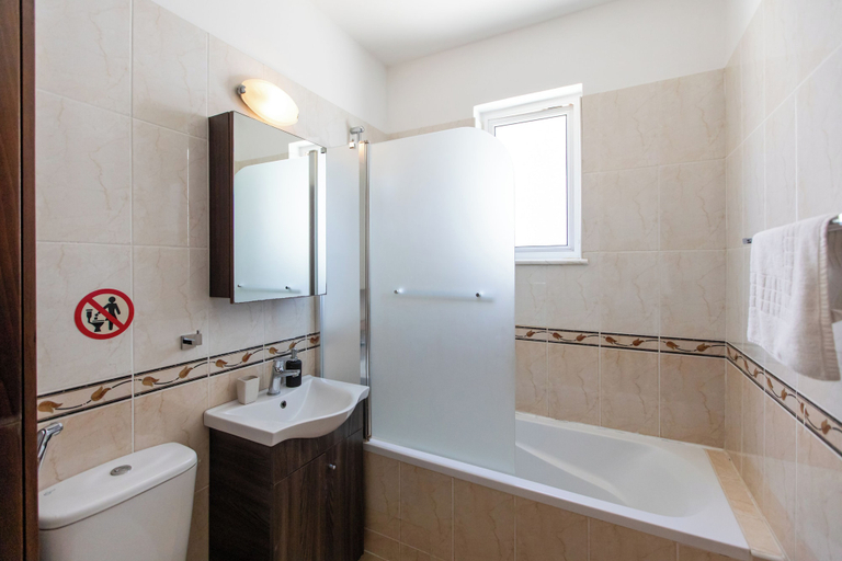 Bathroom 3, Apollo 2-Bedroom Apartment in Larnaca, Larnaca
