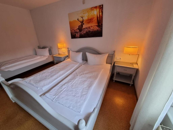 Bedroom 3, Hotel & Restaurant Tanne, Lörrach