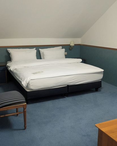 Bedroom 5, Hotel am Bayrischen Platz, Leipzig