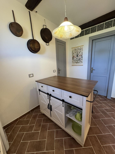 Others 5, Borgo Melograno, Siena