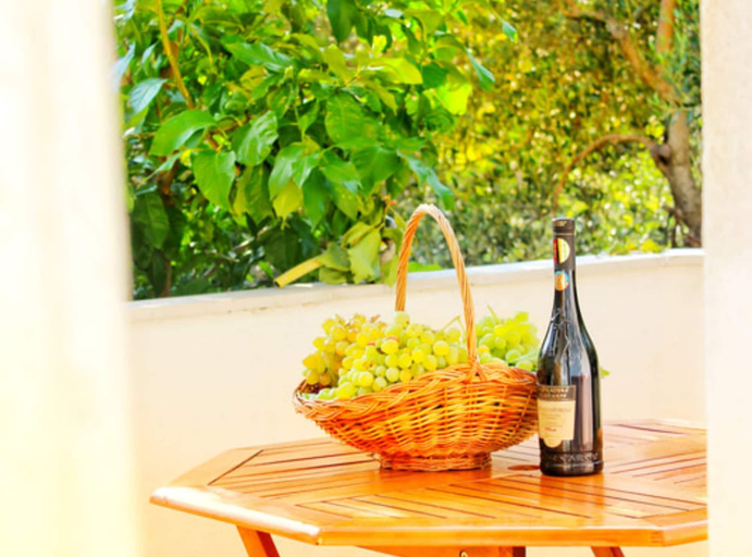 Food & Drinks 3, Villa Maslina-olive, Podgora