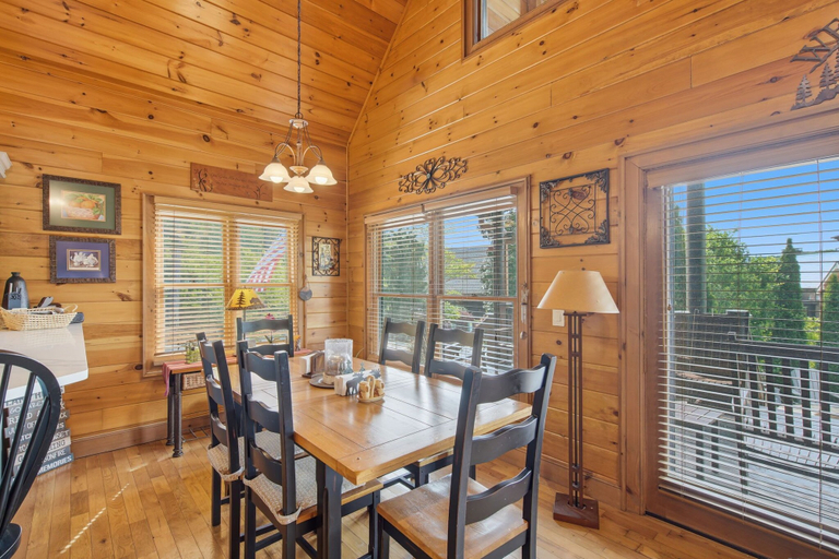 Dining 2, Lazy Bear Retreat, Fannin
