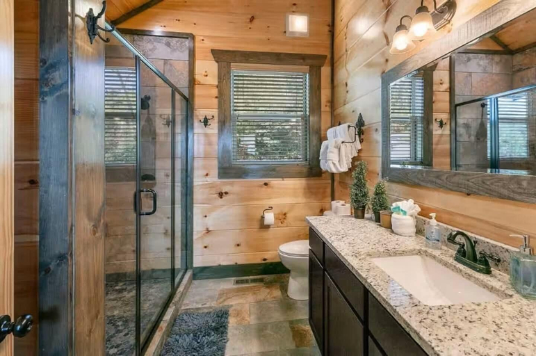 Bathroom 5, Picadilly Perch, Sevier