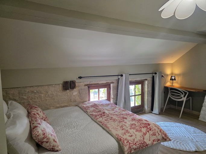 Bedroom 2, Manoir de l'Échauguette, Côte-d'Or