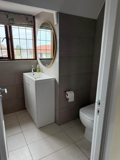Bathroom 2, Horse & Farrier Carlisle, Cumbria