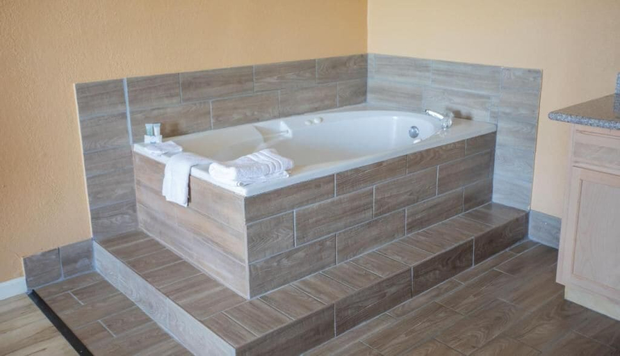 Bathroom 4, Crossroads Hotel and Suites Irving, Irving