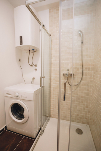 Bathroom 3, Status M Apartments 184