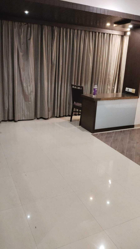 Room 5, HOTEL MUMBAI HOUSE THANE, Thane