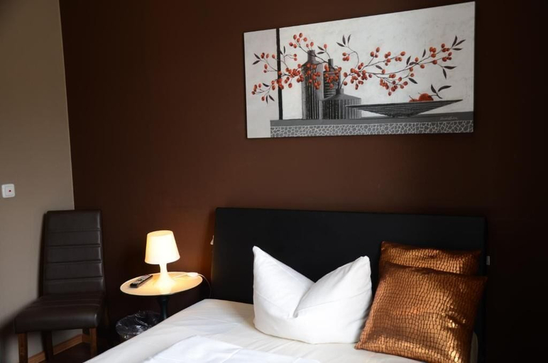 Room 4, Hotel Rheinstein, Rheingau-Taunus-Kreis