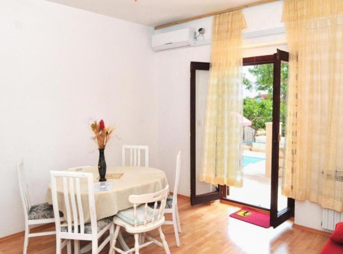 Dining room 2, Beachfront Holiday Home With Outdoor Pool, Supetar