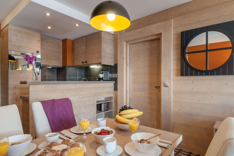 Dining 5, Apartment Near Ski Resort, Haute-Savoie