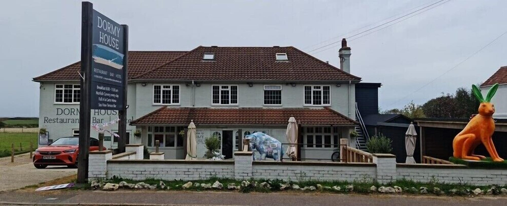 Exterior & Views