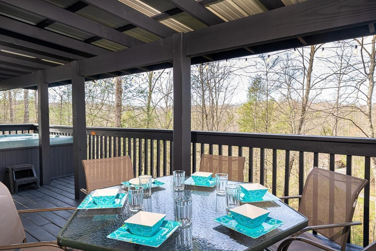 Outdoor dining 5, Autumn Breeze, Sevier