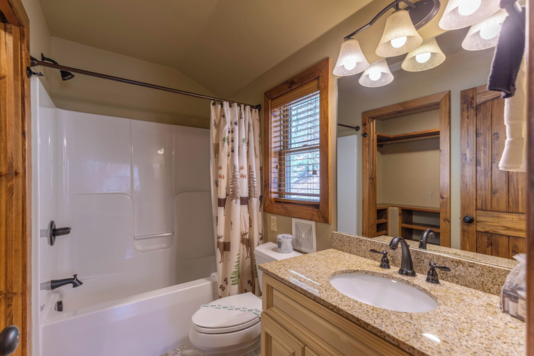 Interior 2, Skyland Cabin, Watauga